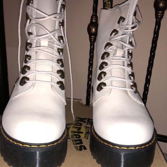 Dr. Martens Leona Temperley combat boot in Bone - Picture 2 of 5
